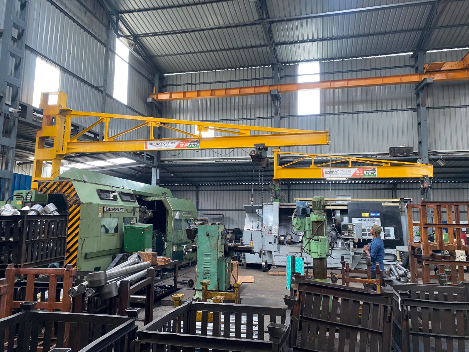 Optimizing Pillar Jib Crane Performance Across Various Environmental Conditions